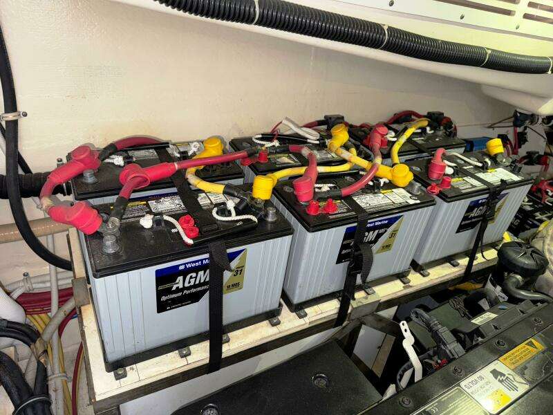 2014 Tiara Yachts 5800 Sovran