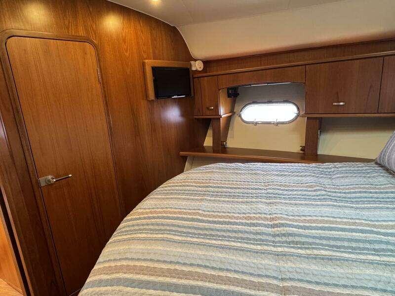 2014 Tiara Yachts 5800 Sovran