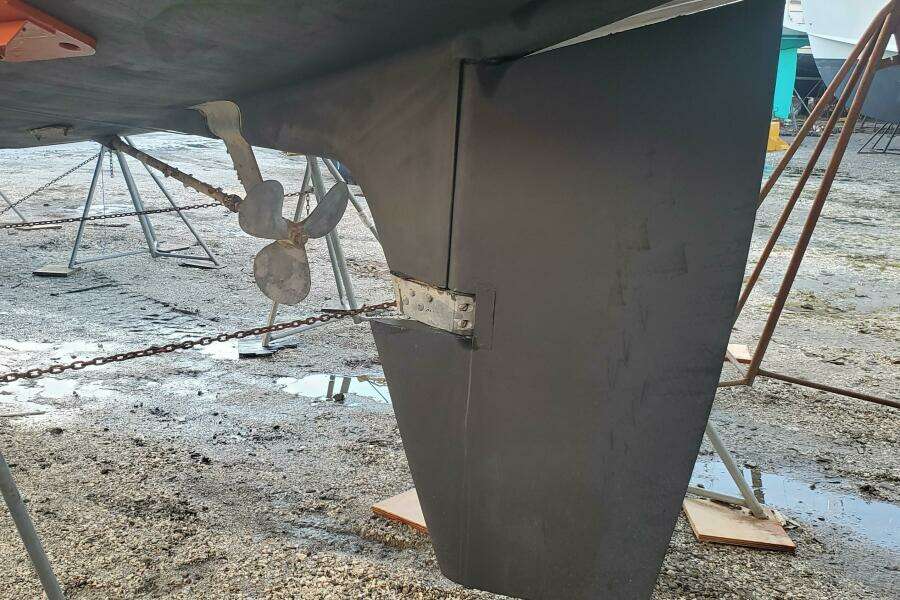 2001 Moody 42 Center Cockpit