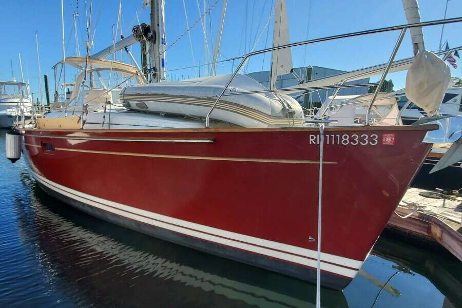 2001 Moody 42 Center Cockpit