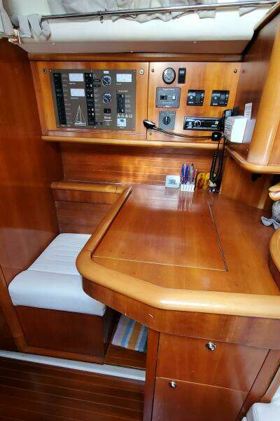 2001 Moody 42 Center Cockpit