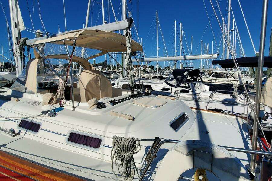 2001 Moody 42 Center Cockpit