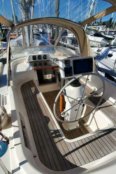 2001 Moody 42 Center Cockpit