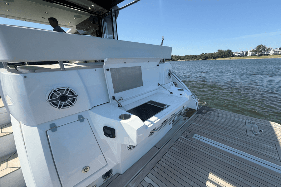 2020 Cruisers Yachts 50 CANTIUS