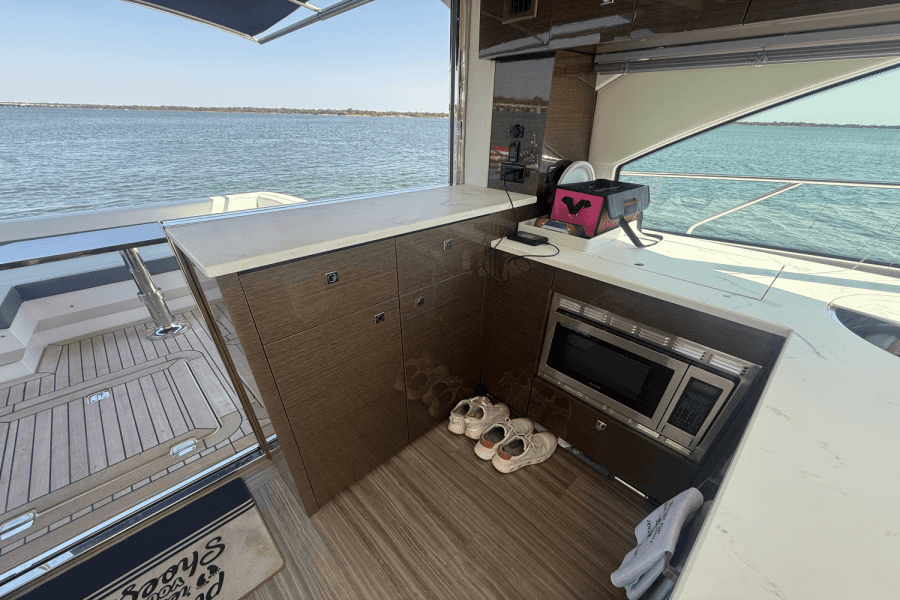 2020 Cruisers Yachts 50 CANTIUS