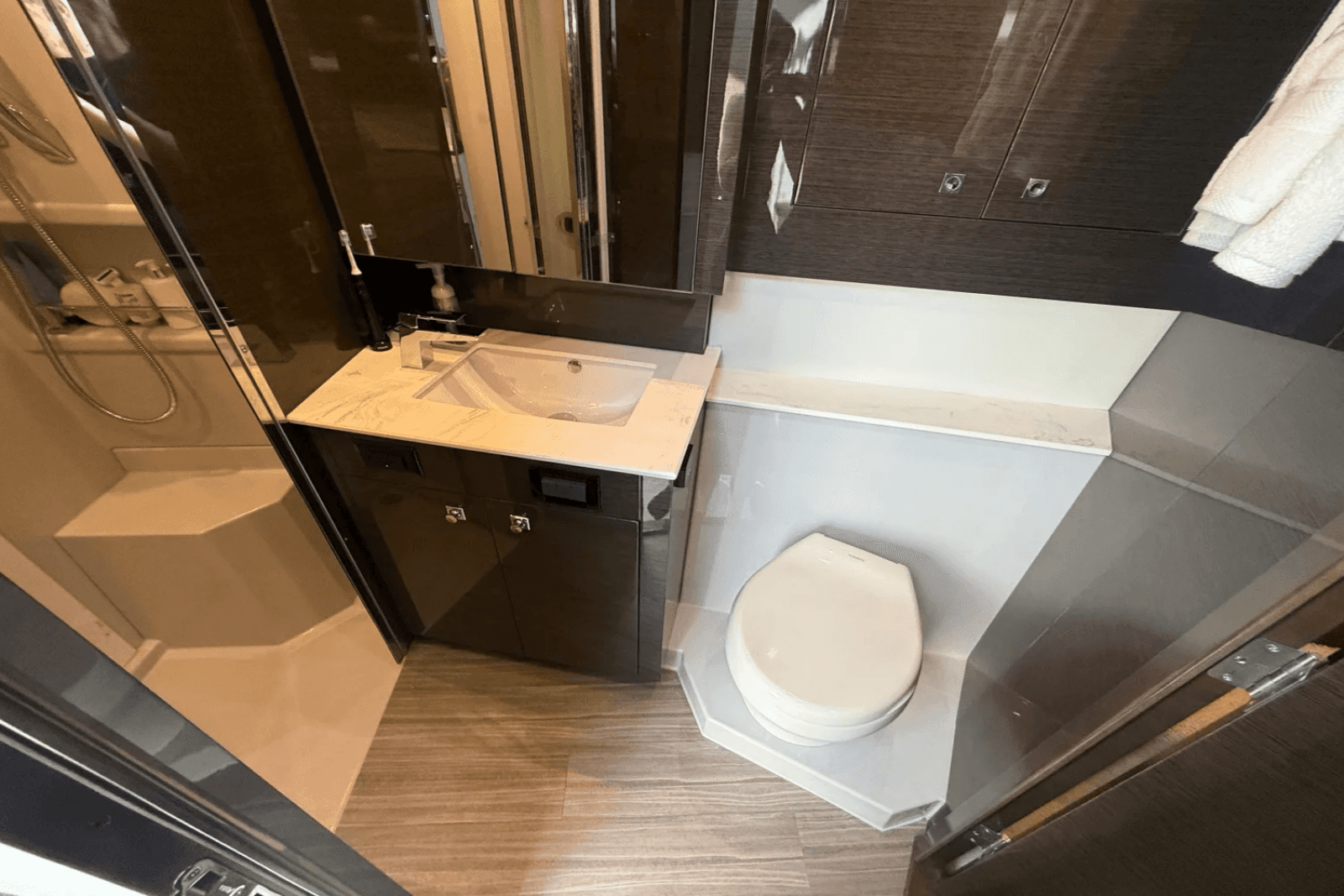 2020 Cruisers Yachts 50 CANTIUS