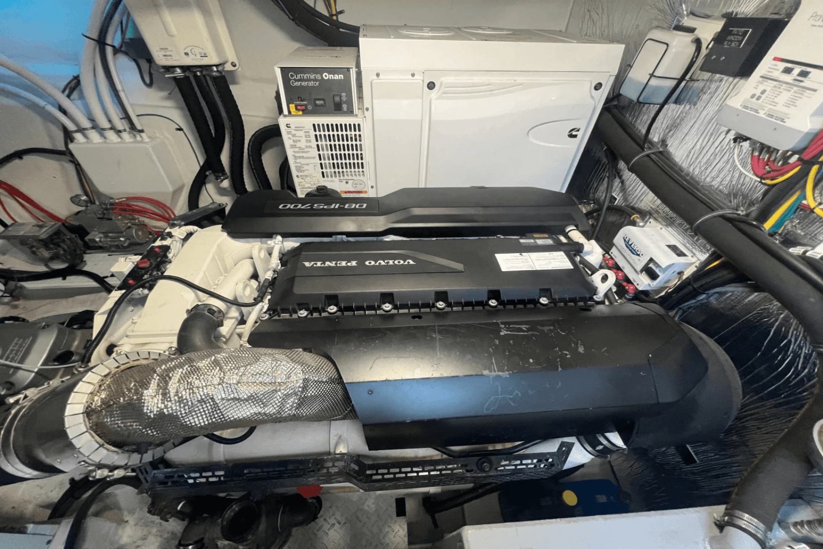 2020 Cruisers Yachts 50 CANTIUS