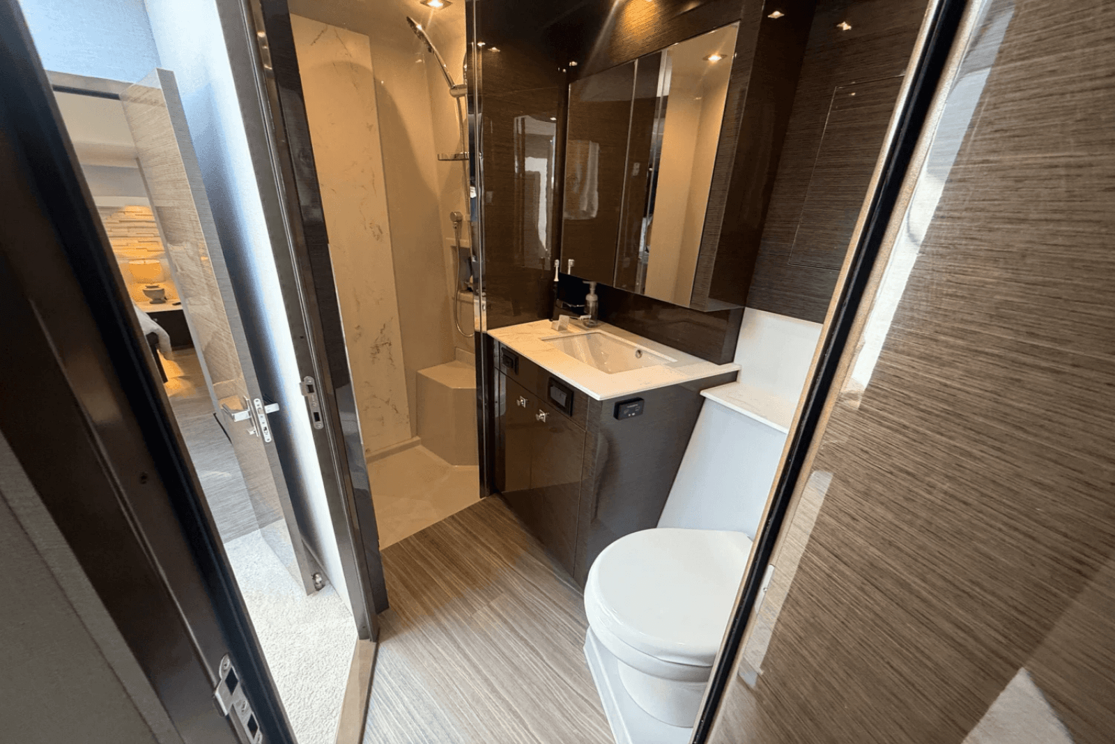 2020 Cruisers Yachts 50 CANTIUS