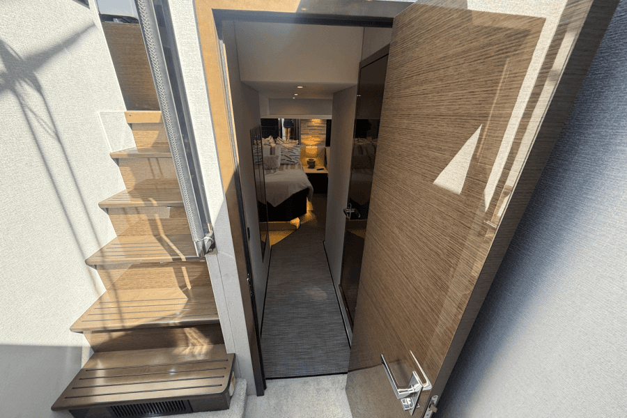 2020 Cruisers Yachts 50 CANTIUS