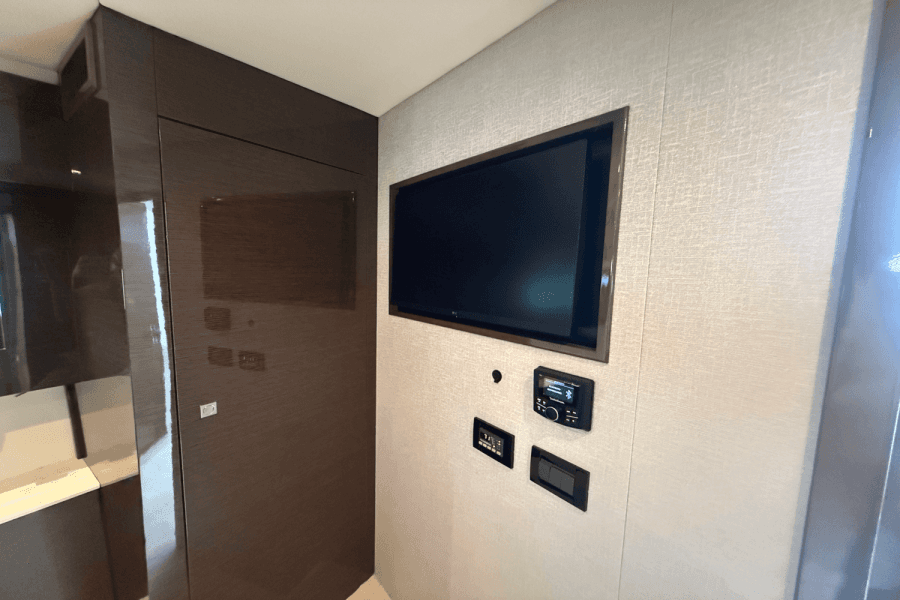 2020 Cruisers Yachts 50 CANTIUS