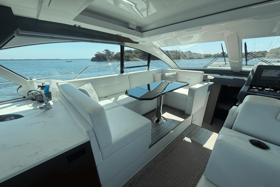 2020 Cruisers Yachts 50 CANTIUS