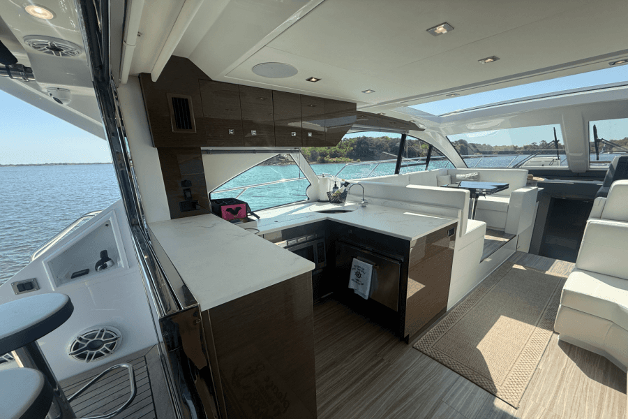 2020 Cruisers Yachts 50 CANTIUS