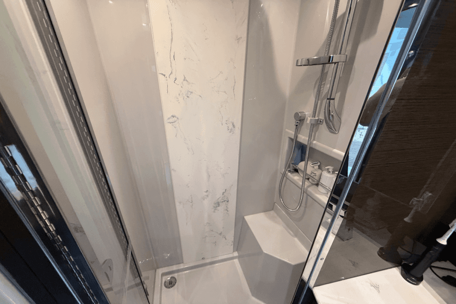 2020 Cruisers Yachts 50 CANTIUS