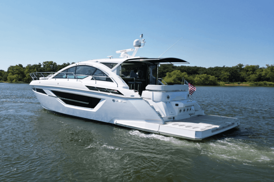2020 Cruisers Yachts 50 CANTIUS