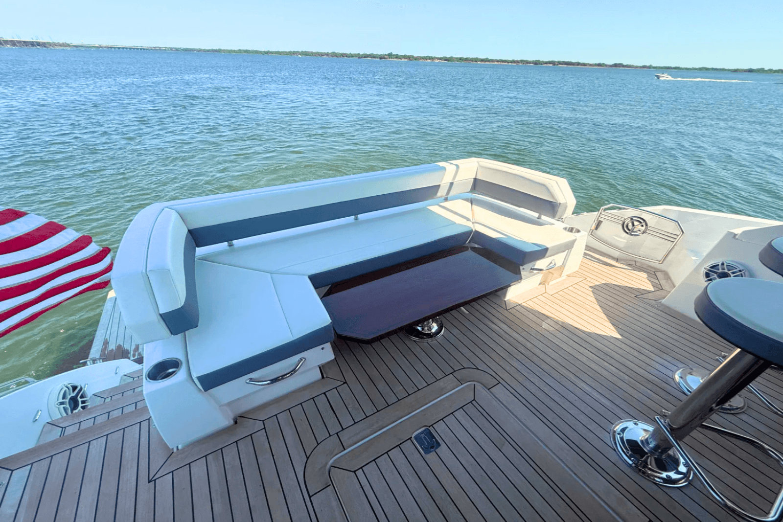 2020 Cruisers Yachts 50 CANTIUS