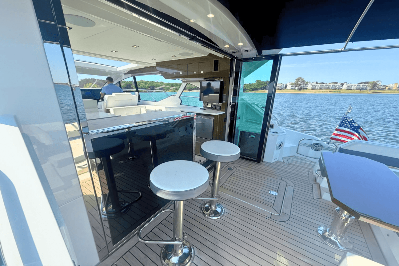 2020 Cruisers Yachts 50 CANTIUS