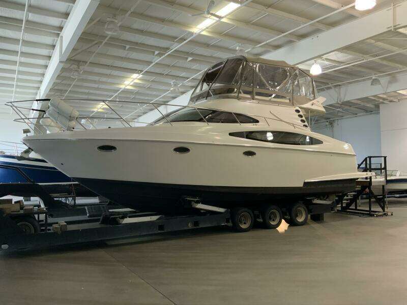 2001 Regal 3780 Commodore