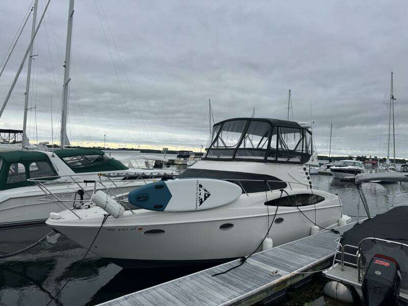 2001 Regal 3780 Commodore