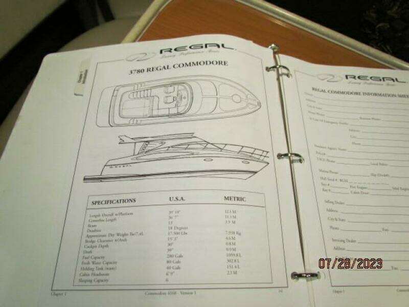 2001 Regal 3780 Commodore