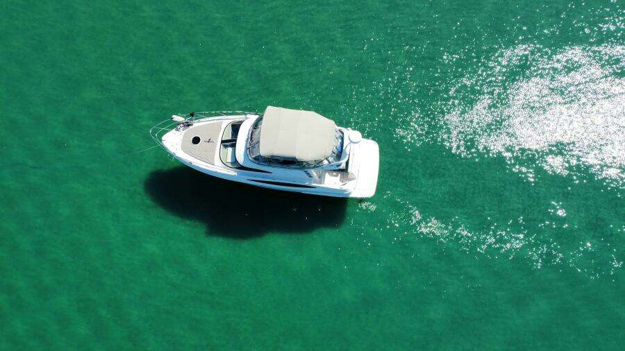 2001 Regal 3780 Commodore