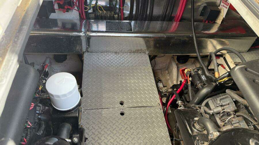 2001 Regal 3780 Commodore