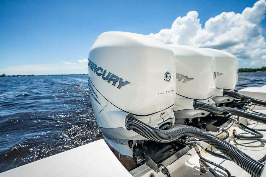 2018 Boston Whaler 380 Outrage