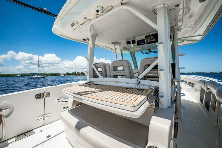 2018 Boston Whaler 380 Outrage