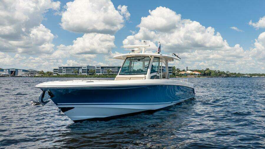2018 Boston Whaler 380 Outrage