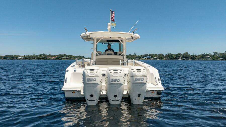 2018 Boston Whaler 380 Outrage