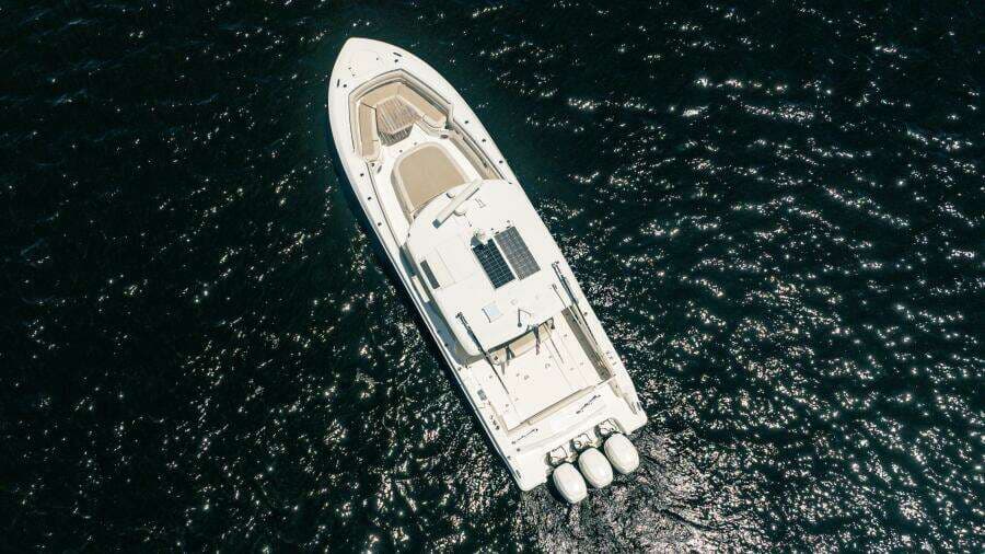 2018 Boston Whaler 380 Outrage