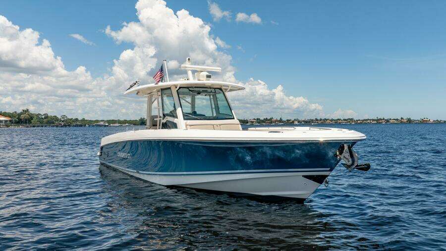 2018 Boston Whaler 380 Outrage
