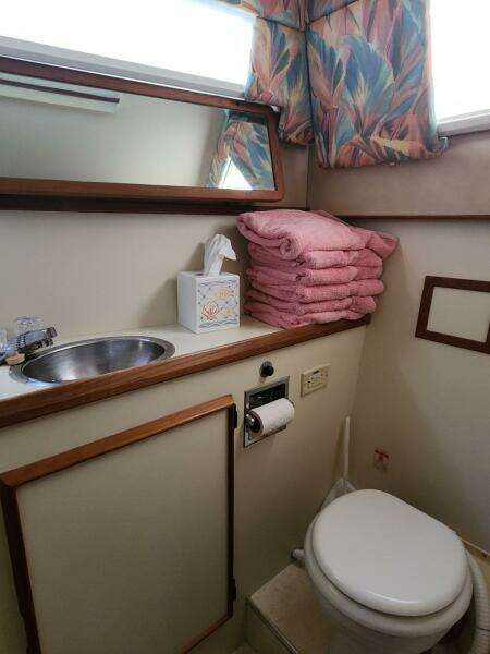 1987 Chris-Craft 362 Catalina