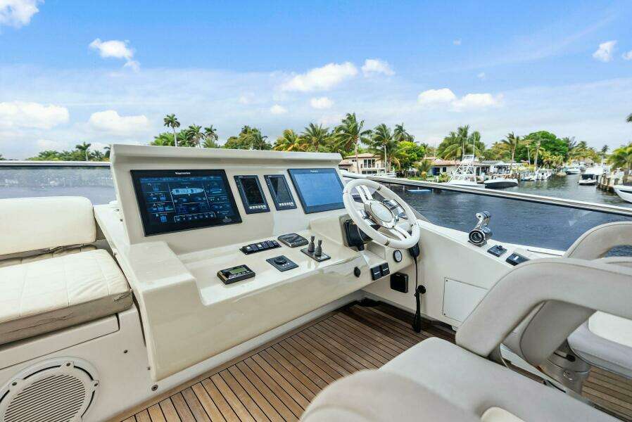 2017 Azimut 72 Flybridge