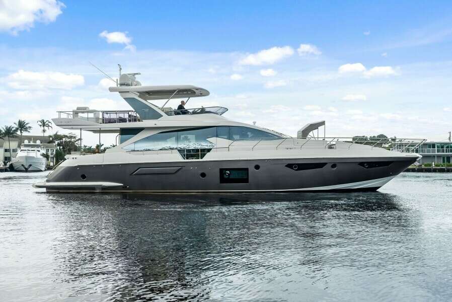 2017 Azimut 72 Flybridge