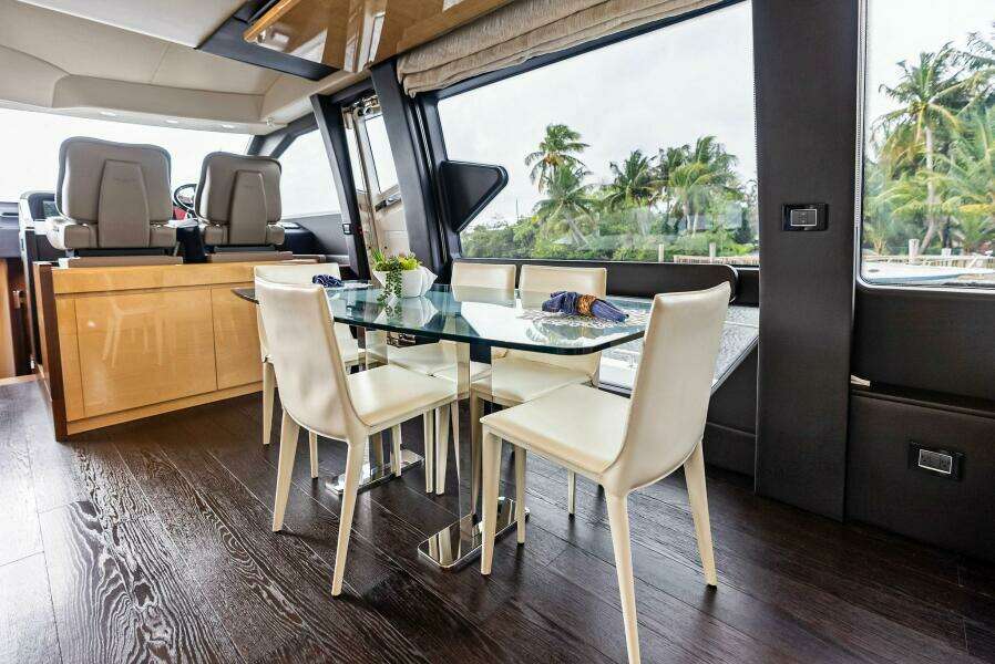 2017 Azimut 72 Flybridge