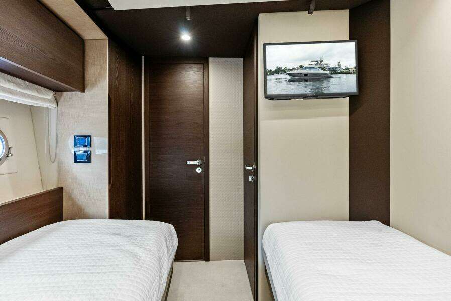 2017 Azimut 72 Flybridge