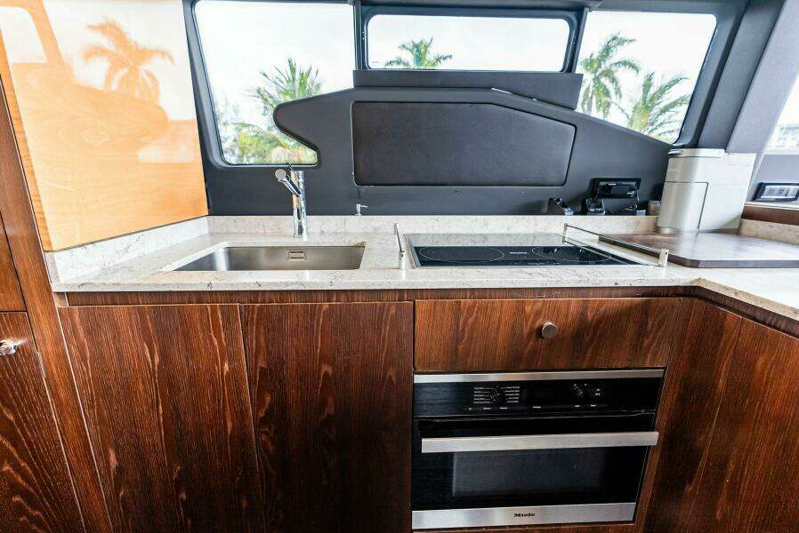 2017 Azimut 72 Flybridge