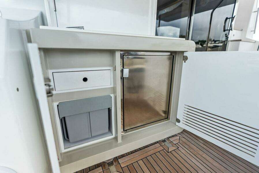 2017 Azimut 72 Flybridge