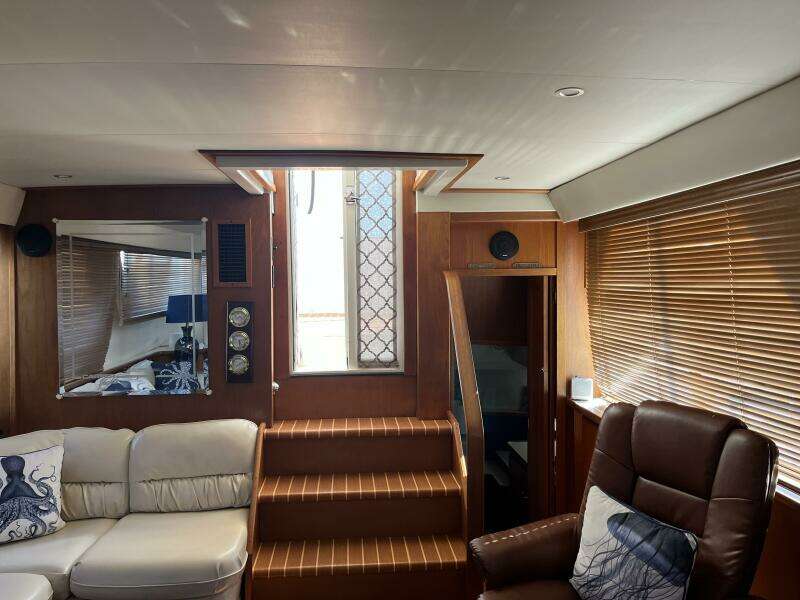 Carver 440 Aft Cabin