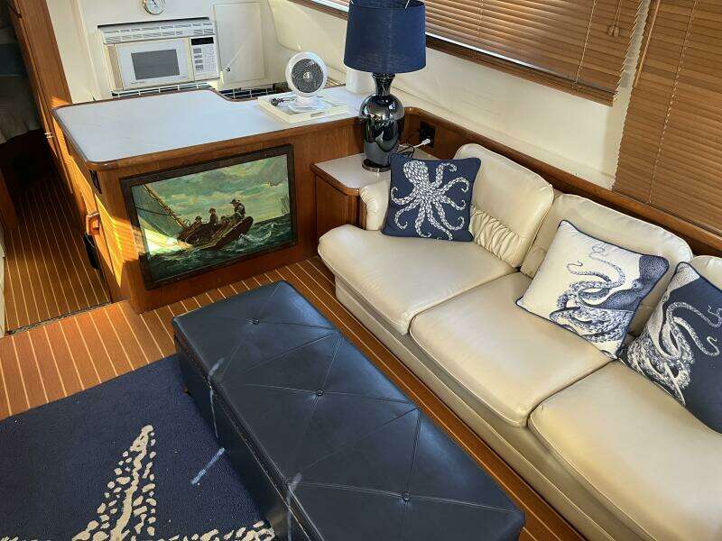 Carver 440 Aft Cabin