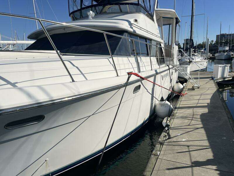 Carver 440 Aft Cabin