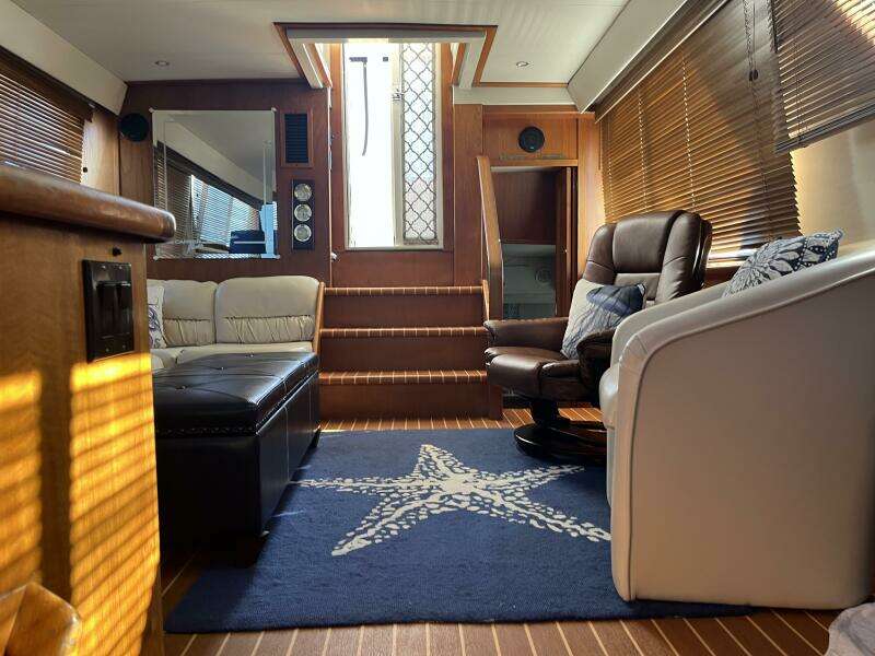 Carver 440 Aft Cabin