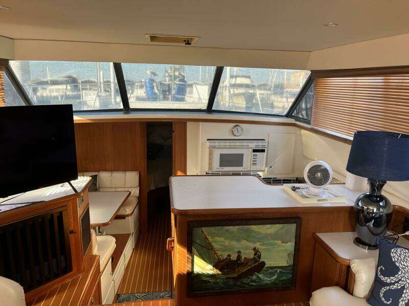 Carver 440 Aft Cabin