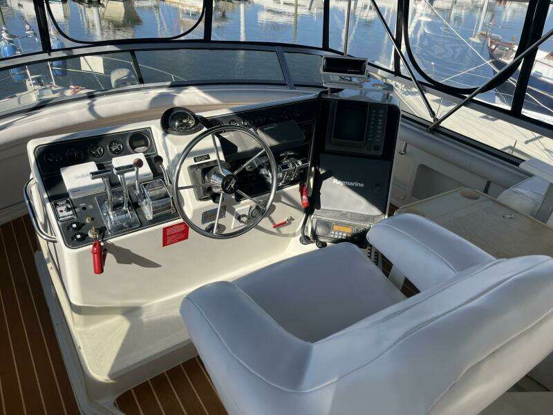 Carver 440 Aft Cabin