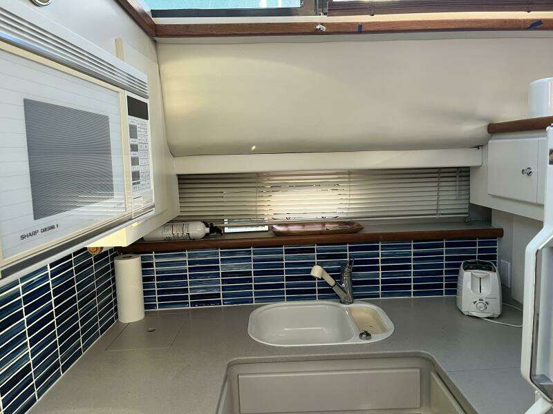 Carver 440 Aft Cabin