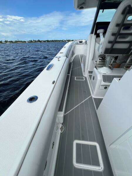 HCB 53 Title Wave - Side