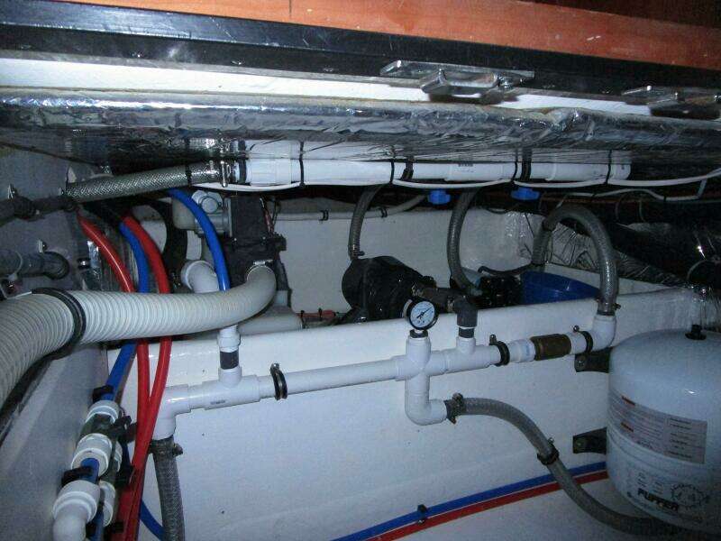 Aft Salon Bilge To Starboard