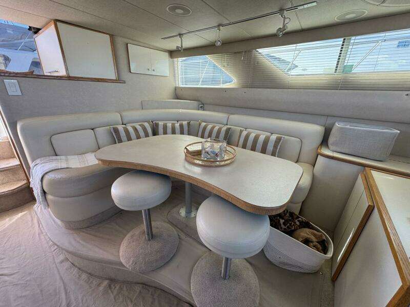 7a Main Salon Settee