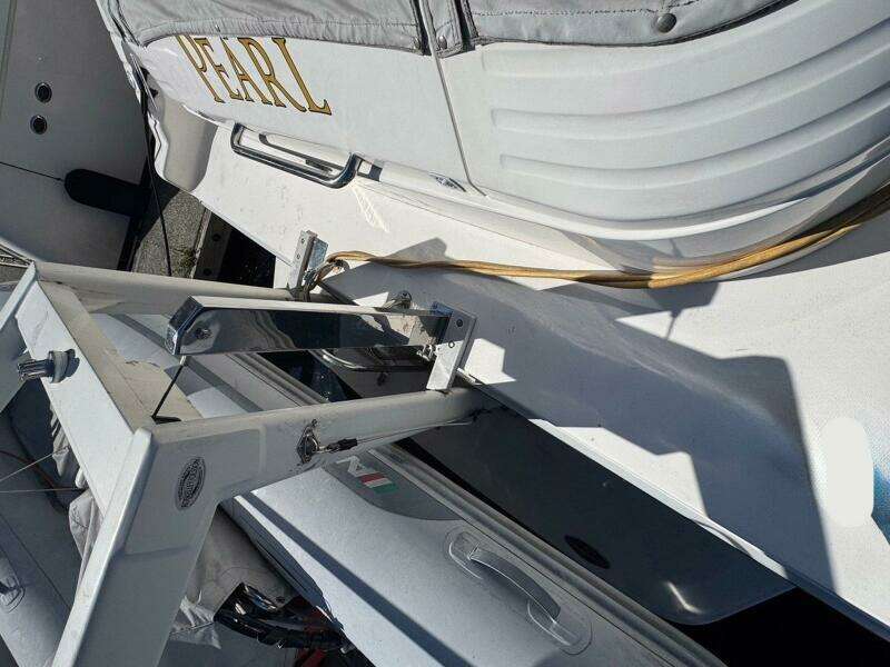 22 Swimstep And Davit