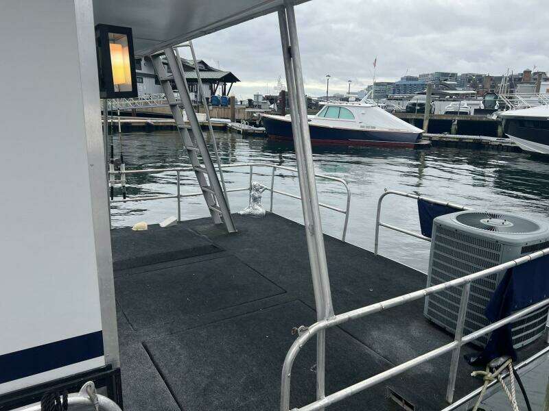 1981 Sumerset Houseboat